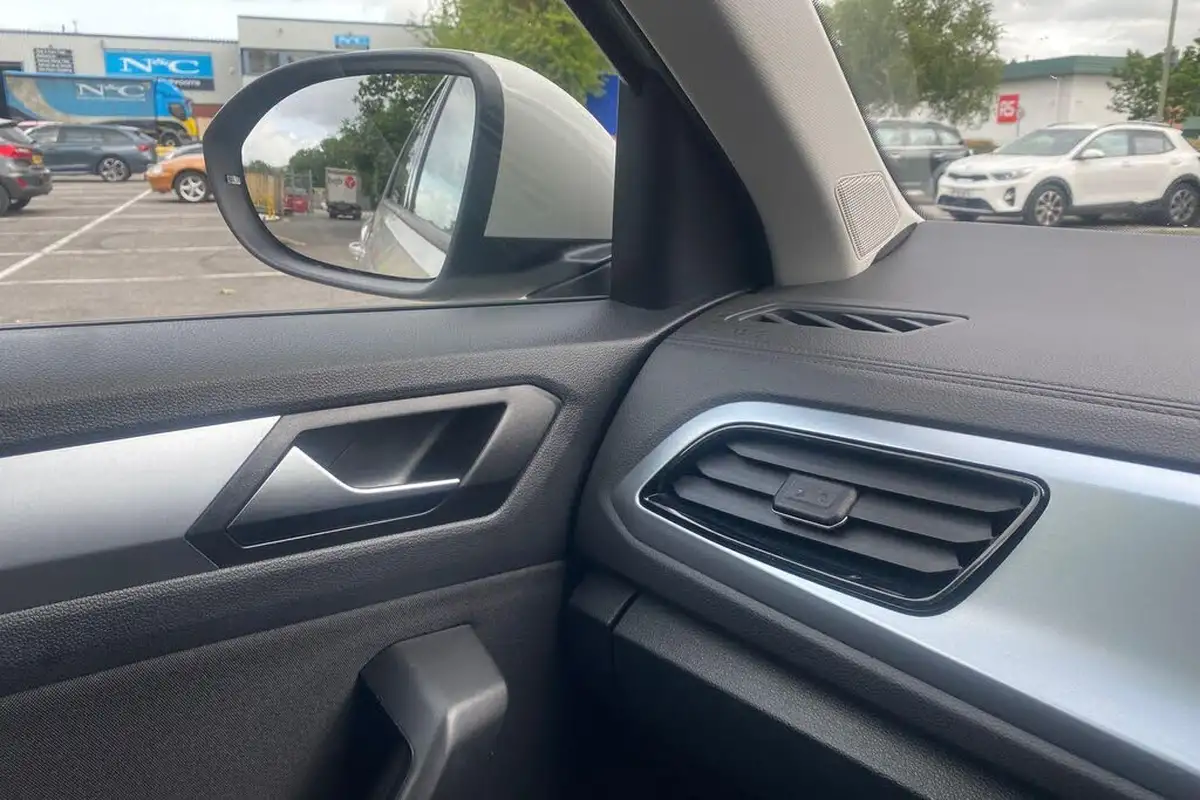 2022-volkswagen-t-roc-15-tsi-life-dsg-big-64