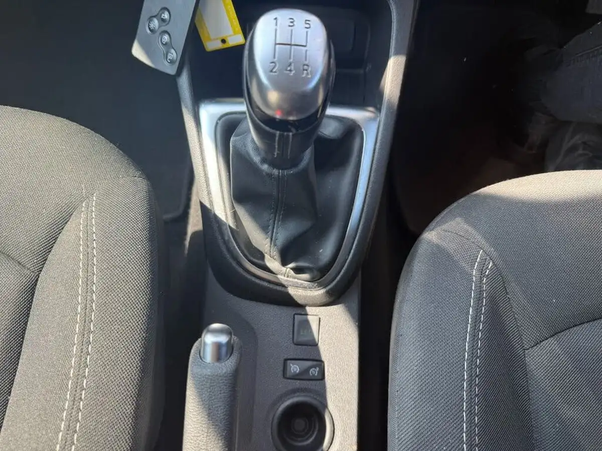 2019-renault-captur-09-tce-iconic-big-11