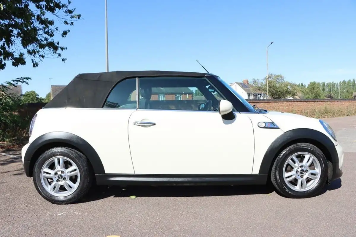 2013-mini-cooper-16-cooper-122bhp-convertible-2d-big-4