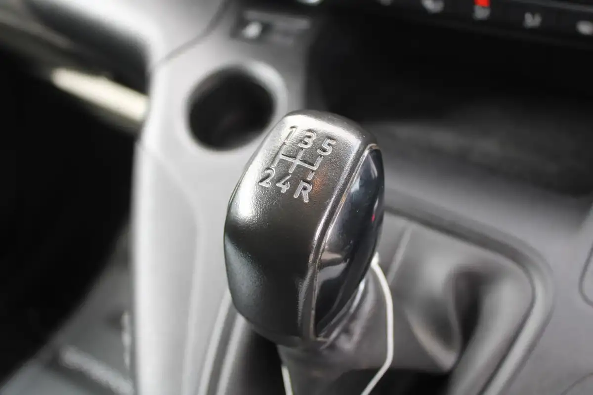 2018-citroen-berlingo-16bluehdi-650-enterprise-big-36
