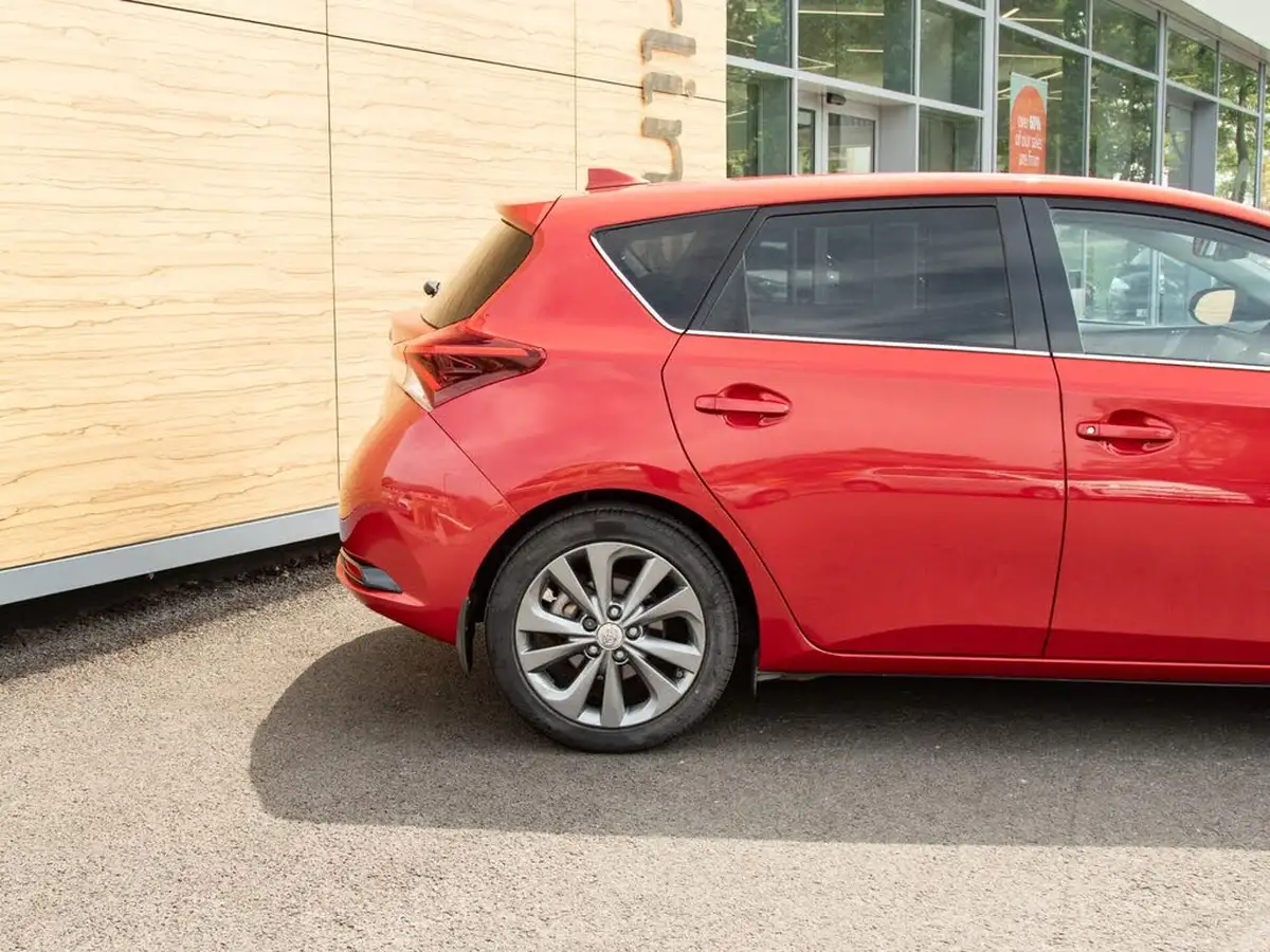 2016-toyota-auris-18-vvt-i-hsd-excel-tss-hatchback-big-6