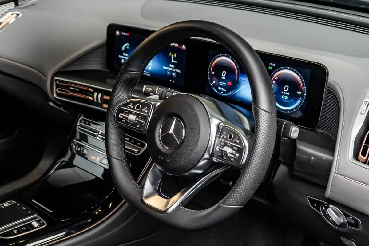 2021-mercedes-benz-eqc-e-eqc-400-amg-line-big-28