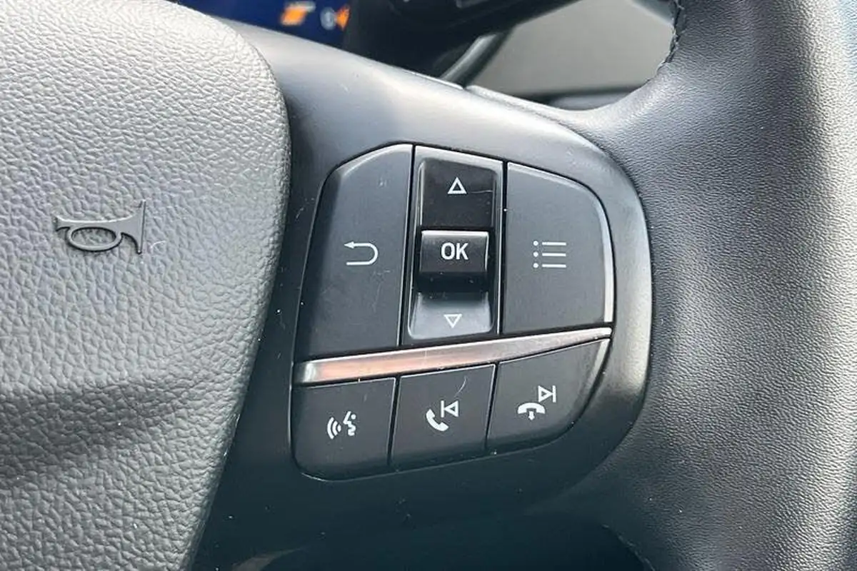 2022-ford-kuga-big-29