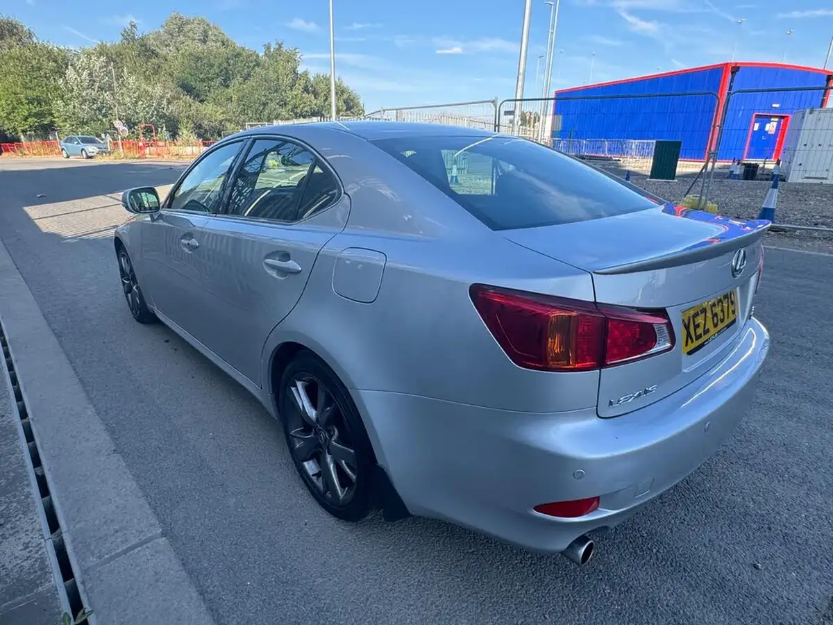 2009-lexus-is-250-25-se-l-saloon-4d-auto-big-13