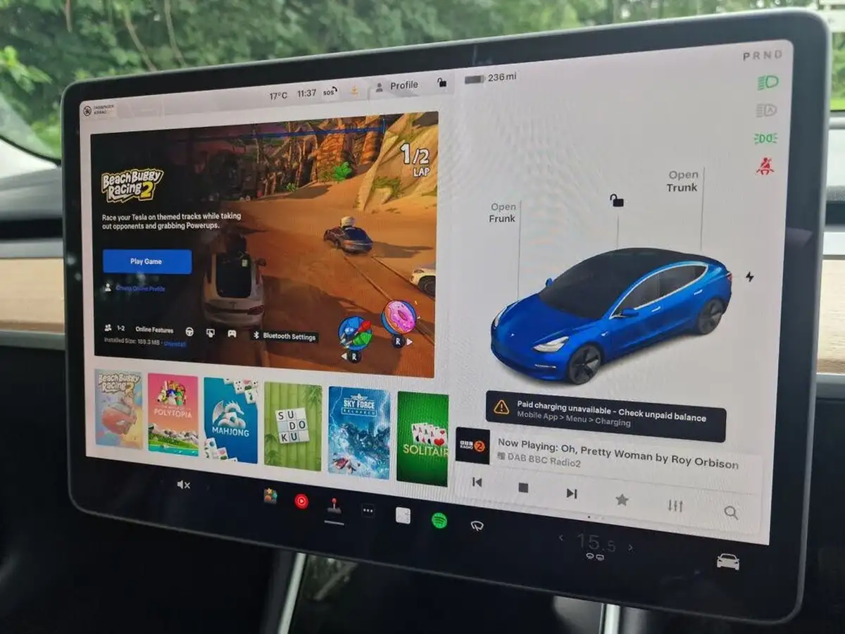 2020-tesla-model-3-e-long-range-big-38