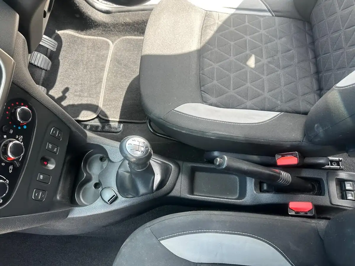2014-dacia-sandero-stepway-15d-laureate-big-41