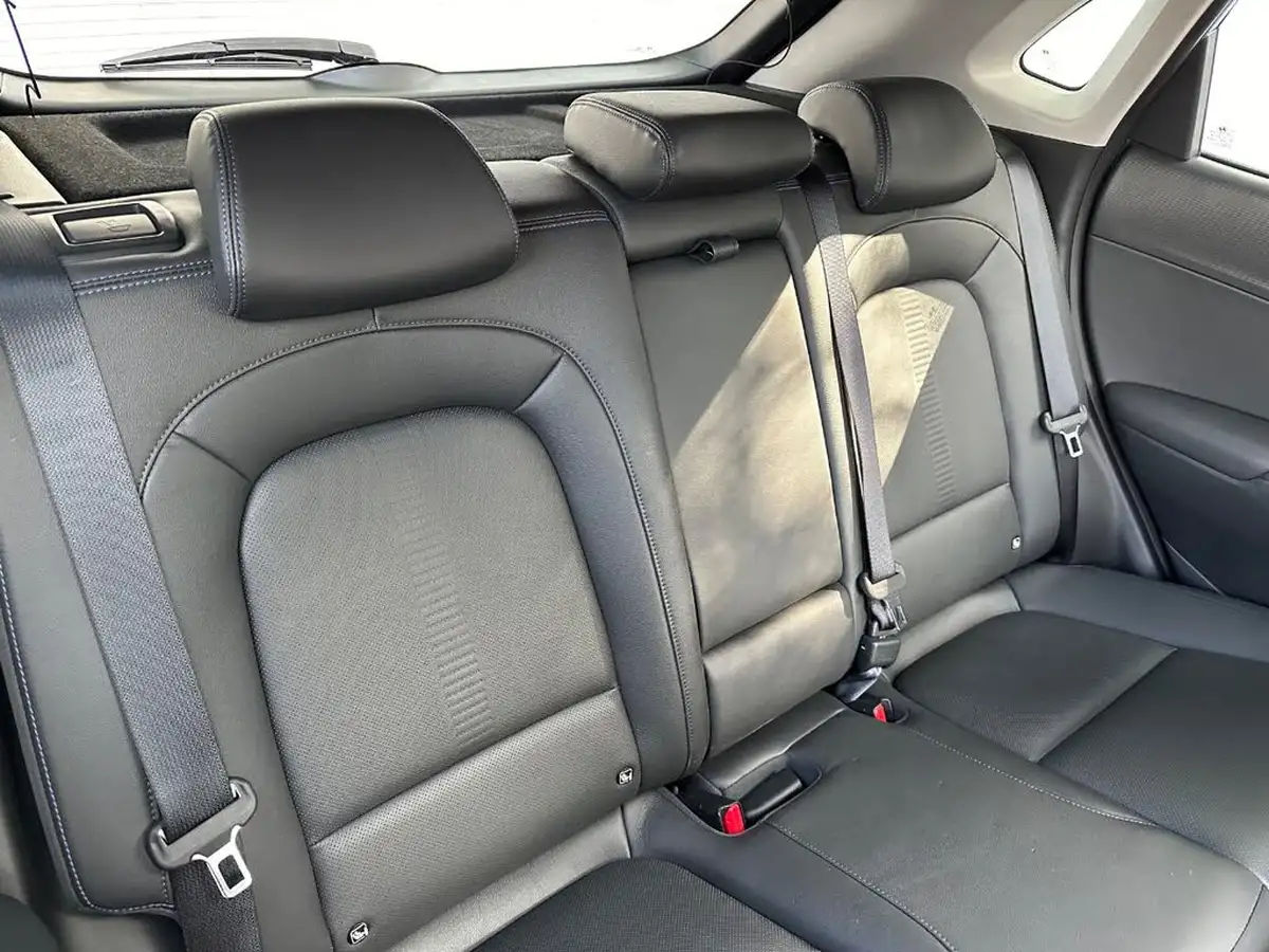 2021-hyundai-kona-e-ultimate-big-13