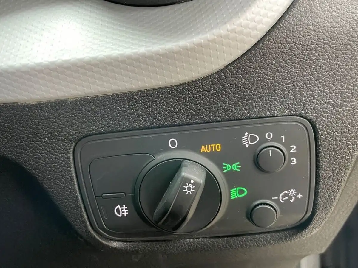 2020-audi-q2-16-30-tdi-technik-big-46