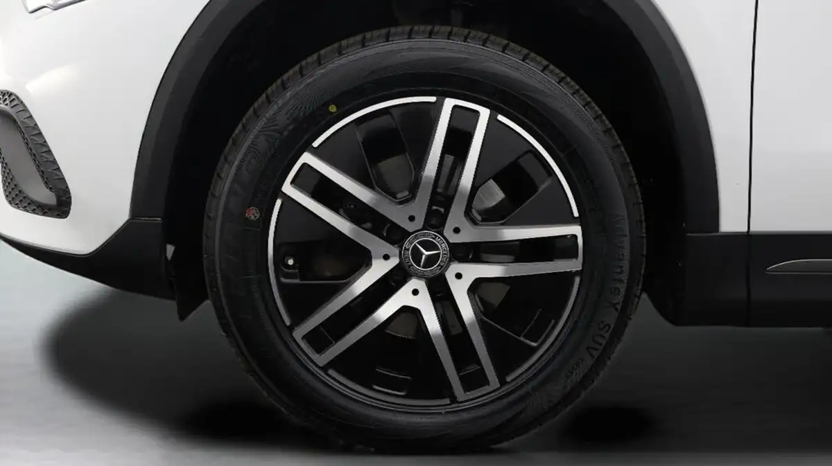 2021-mercedes-benz-gla-class-20d-gla-200d-sport-big-18