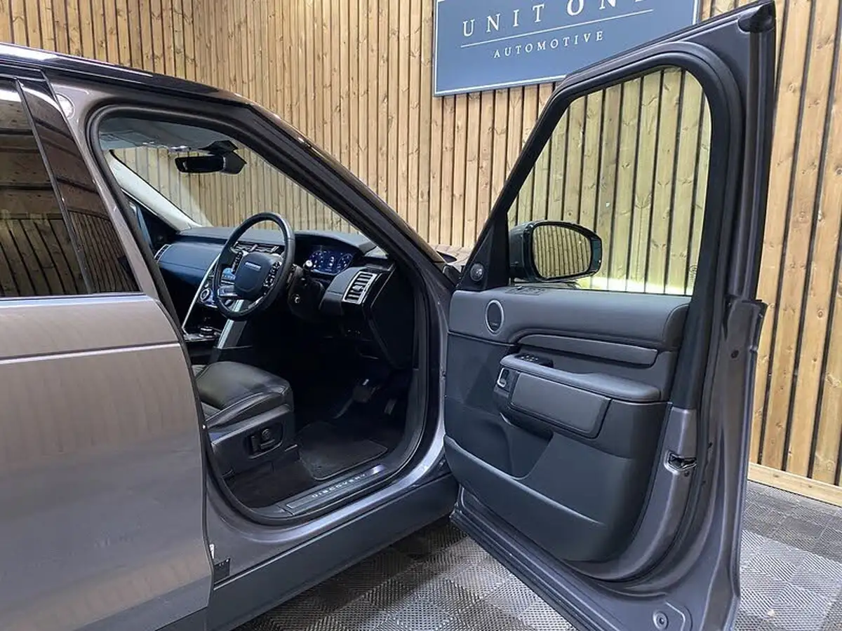 2020-land-rover-discovery-30-sd6-hse-big-64