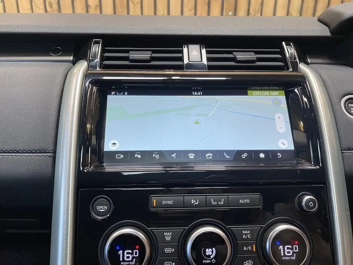 2020-land-rover-discovery-30-sd6-hse-big-40