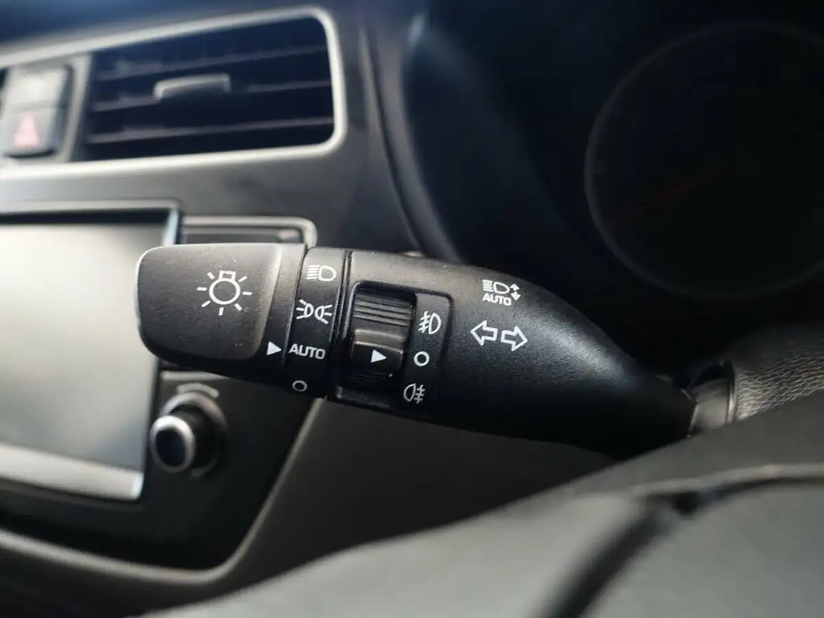 2019-hyundai-i20-10-t-gdi-premium-nav-hatchback-5d-dct-big-23