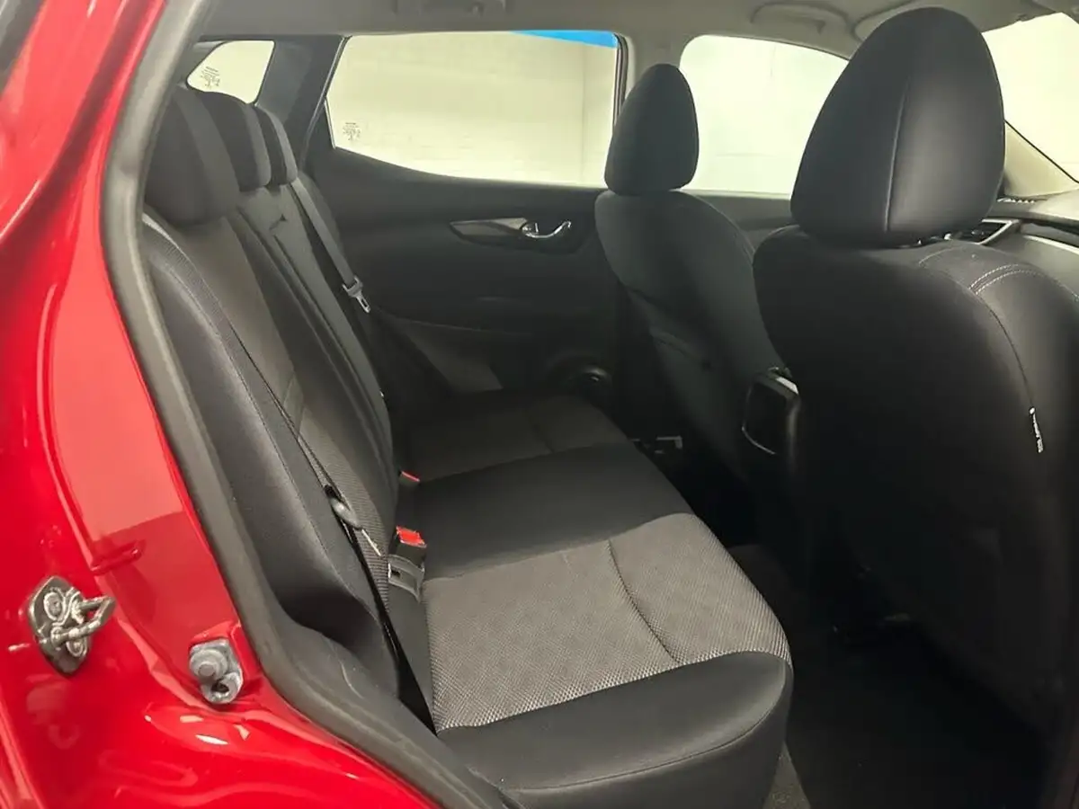 2015-nissan-qashqai-15dci-acenta-smart-vision-pack-big-13
