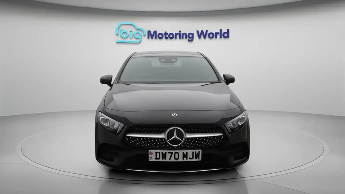 2020-mercedes-benz-a-class-20d-a200d-amg-line-premium-saloon-4d-big-2