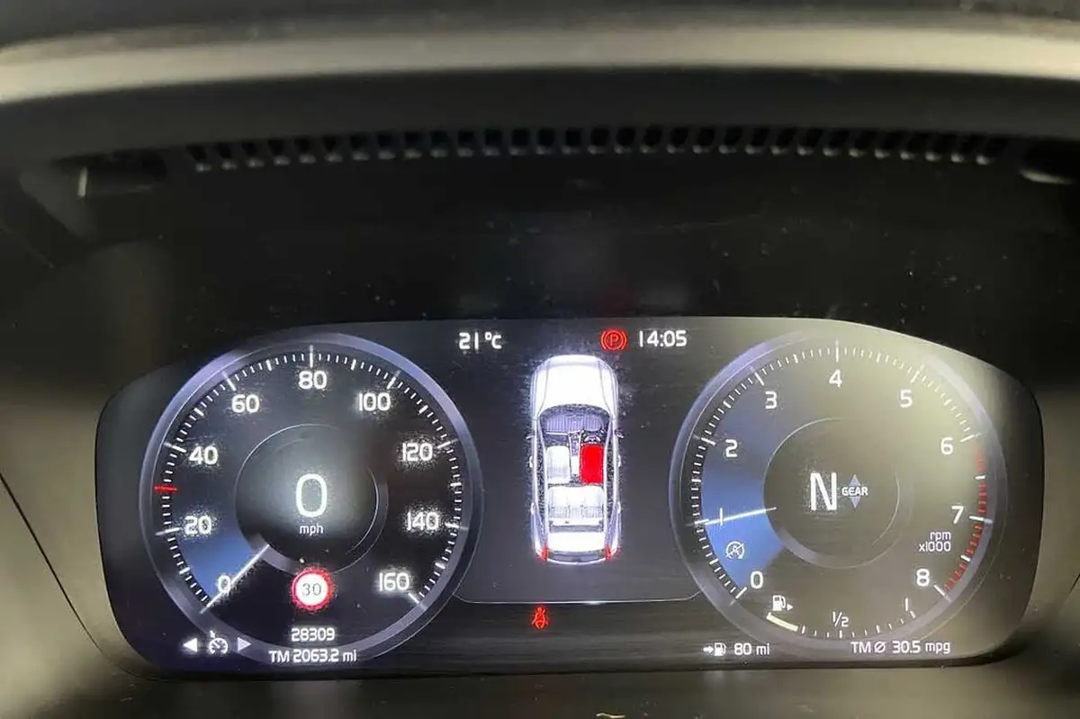 2021-volvo-xc40-15-t3-r-design-161bhp-big-6