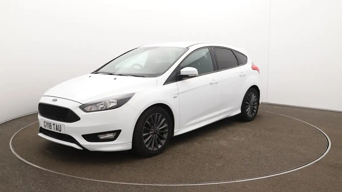 2018-ford-focus-10t-st-line-140ps-hatchback-big-68