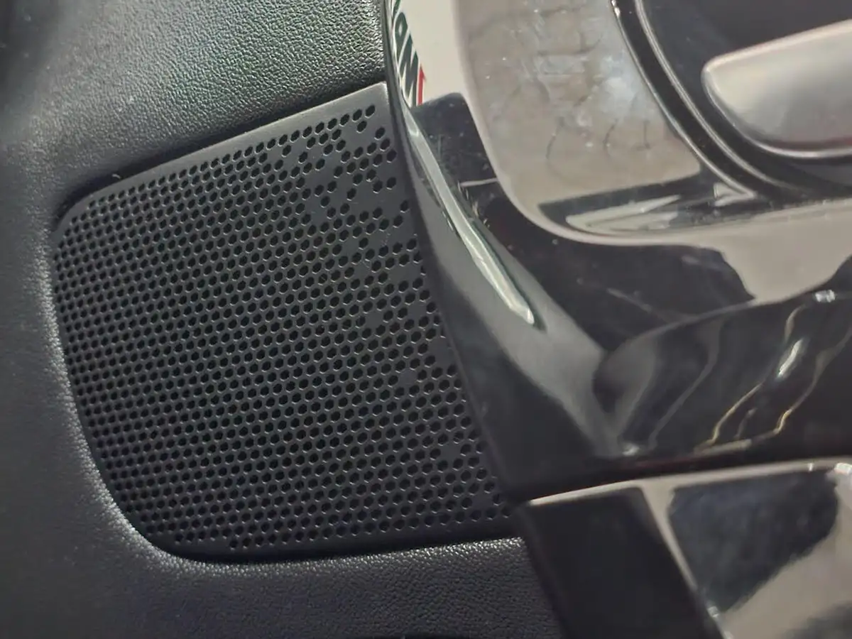 2015-peugeot-208-10-access-5d-big-52
