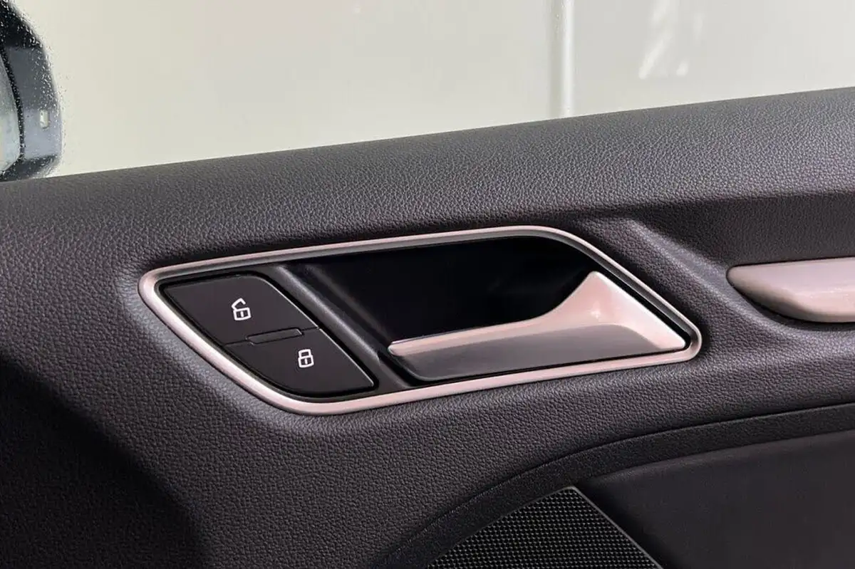 2018-audi-a3-15-tfsi-s-line-sportback-5d-big-38