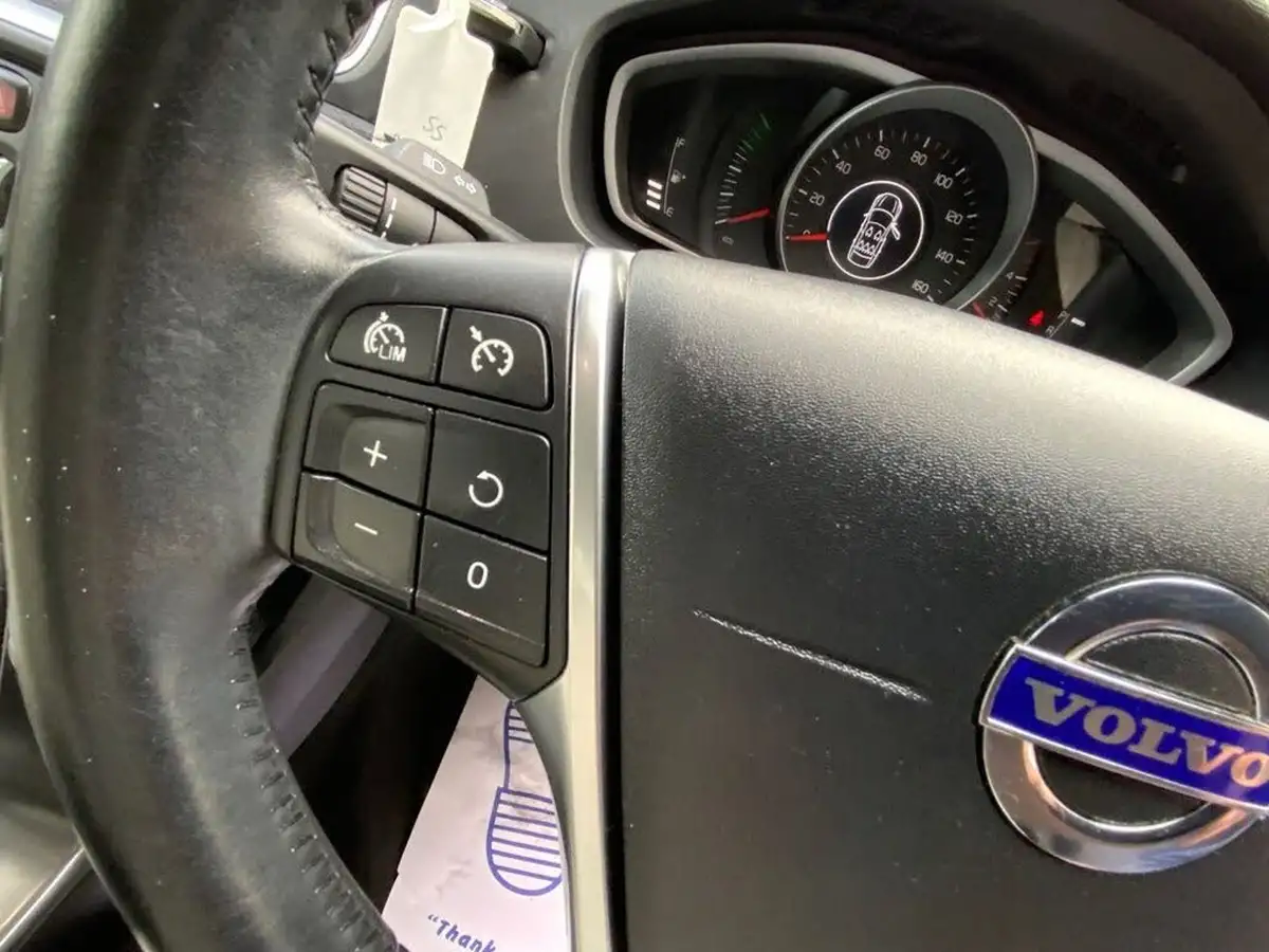 2013-volvo-v40-20td-d3-se-lux-nav-ss-geartronic-big-22