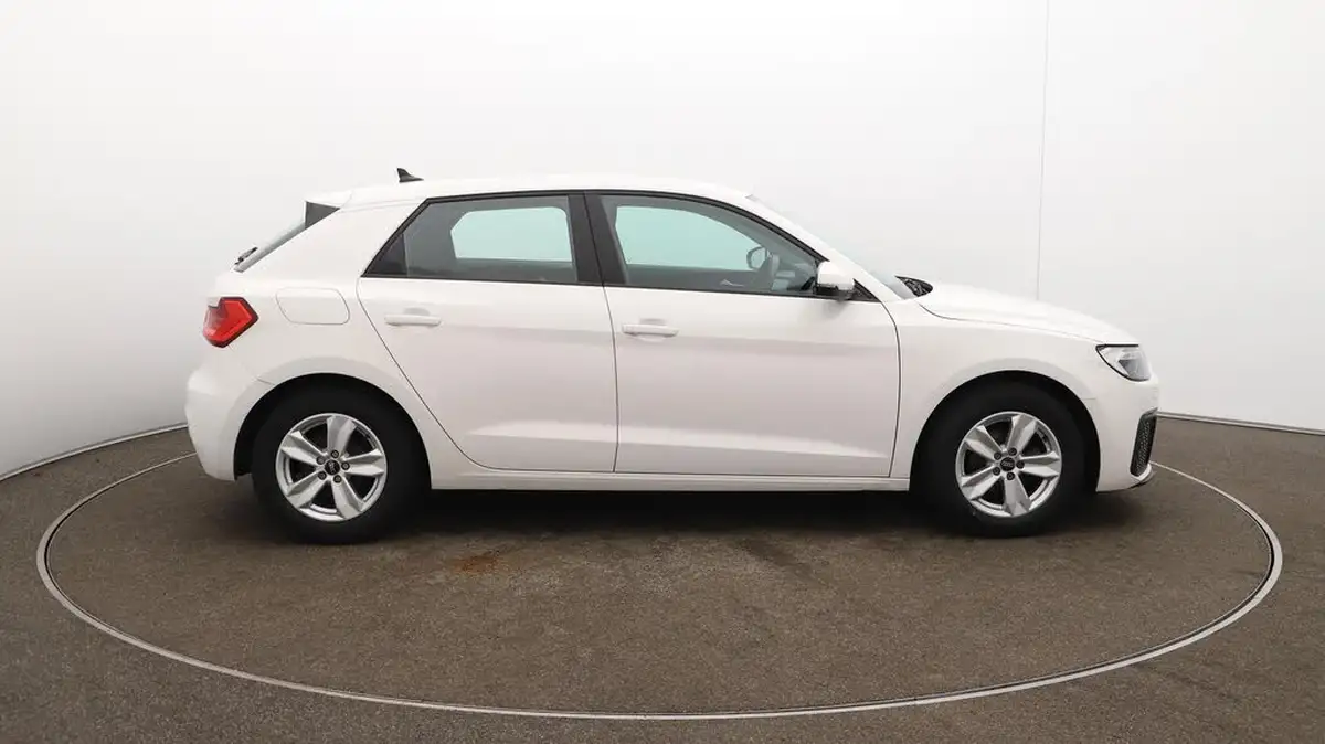 2022-audi-a1-10-25-tfsi-technik-big-48