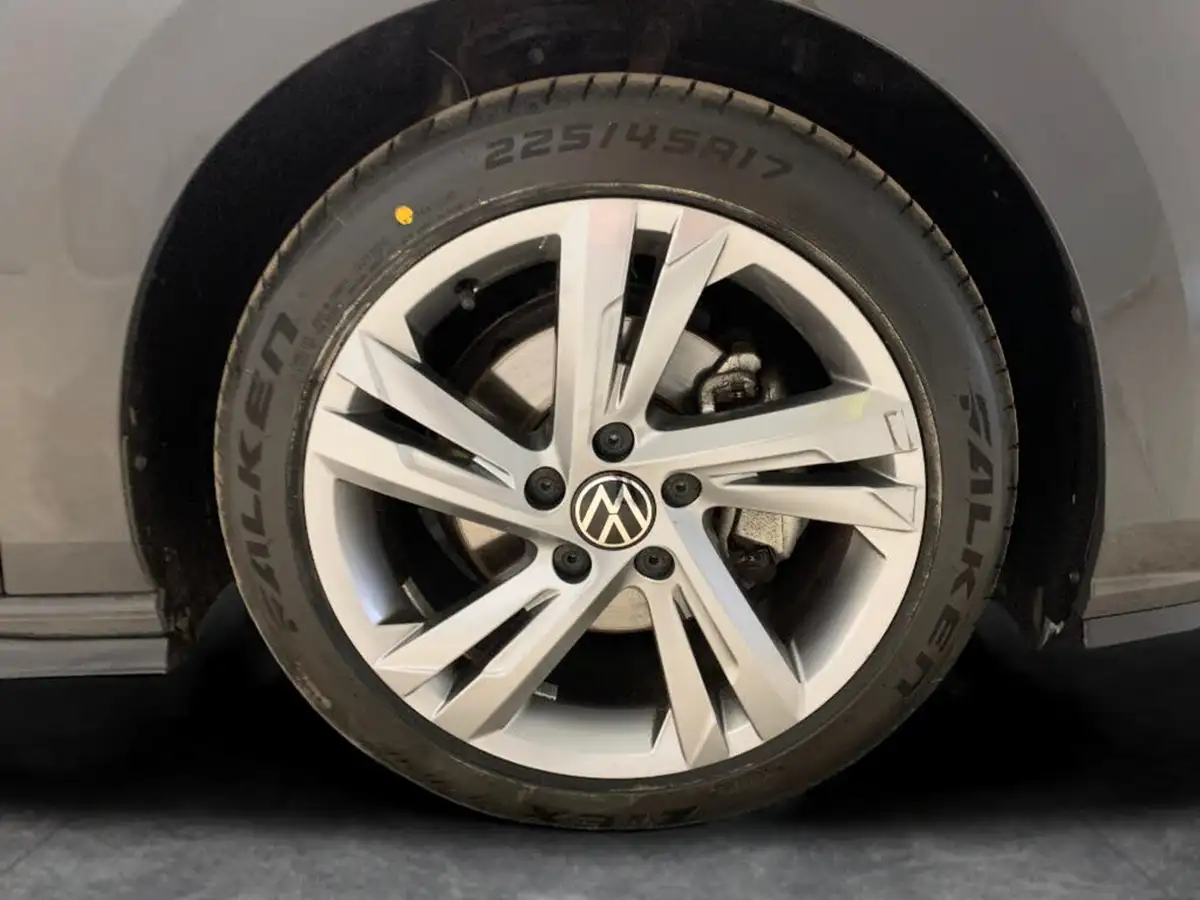 2023-volkswagen-golf-15-etsi-r-line-hatchback-big-32