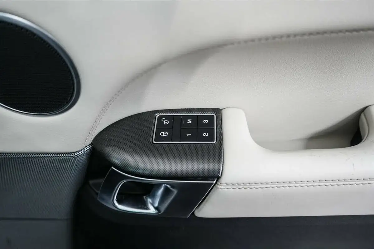 2017-land-rover-range-rover-sport-30-sd-v6-hse-dynamic-306ps-big-24