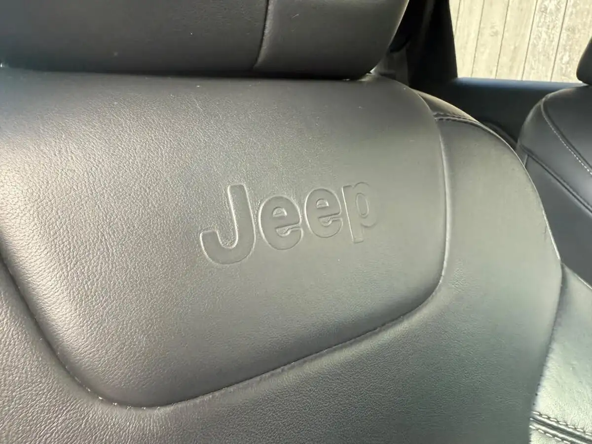 2016-jeep-cherokee-22multijet-ii-night-eagle-big-28