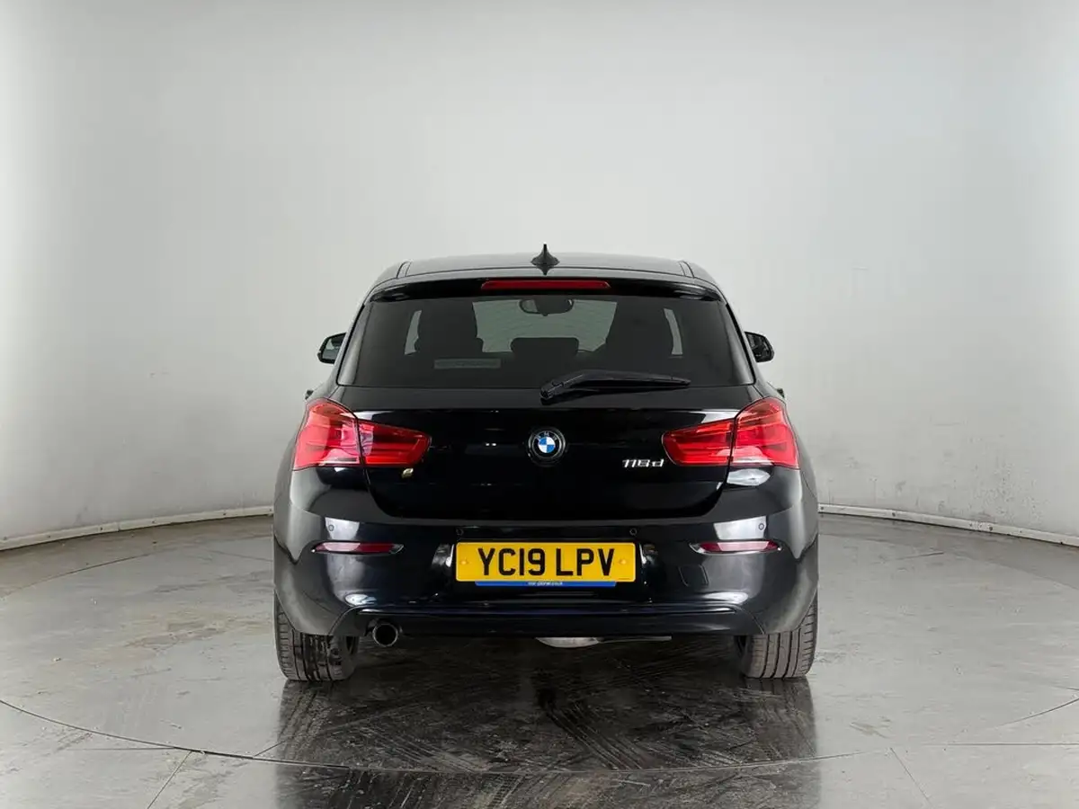 2019-bmw-1-series-15td-116d-sport-114bhp-5d-big-8