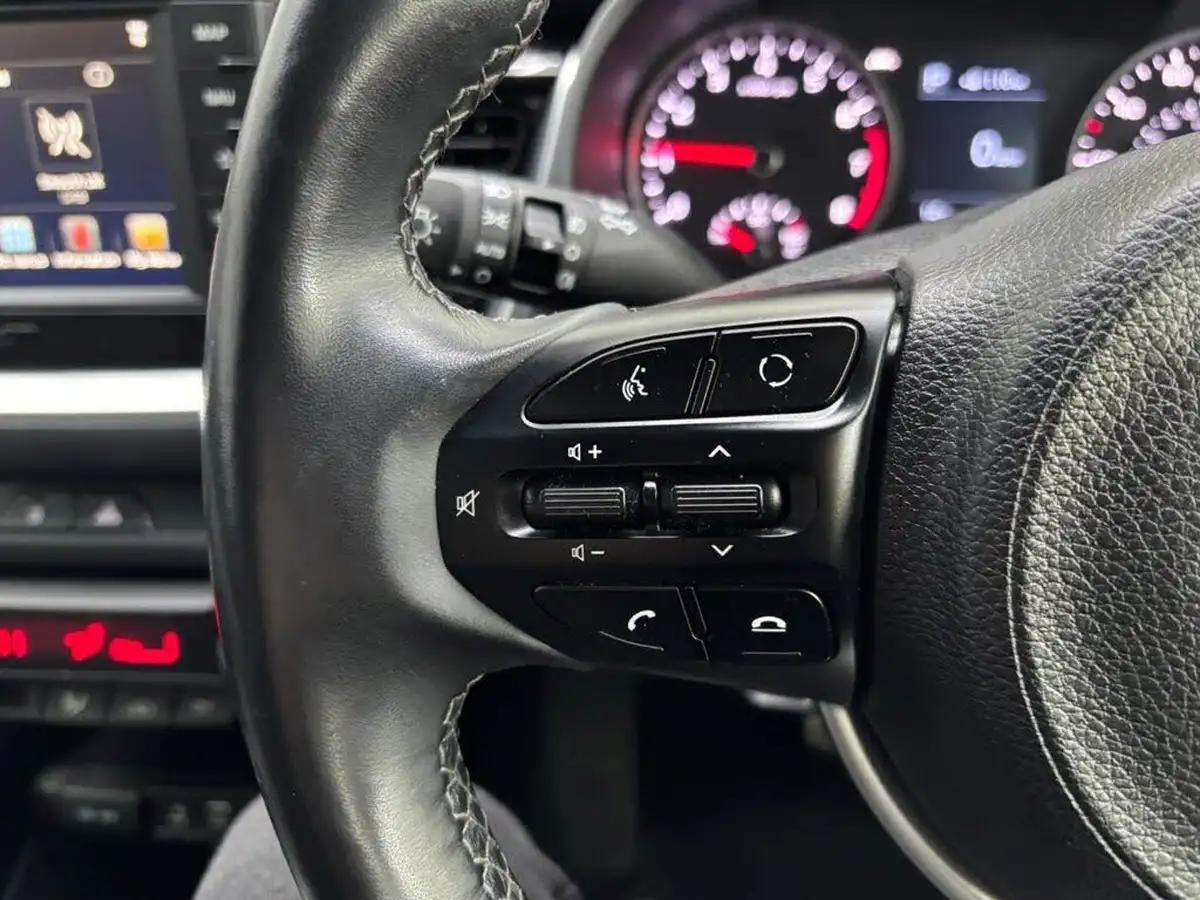 2020-kia-stonic-10-t-gdi-4-dct-big-22