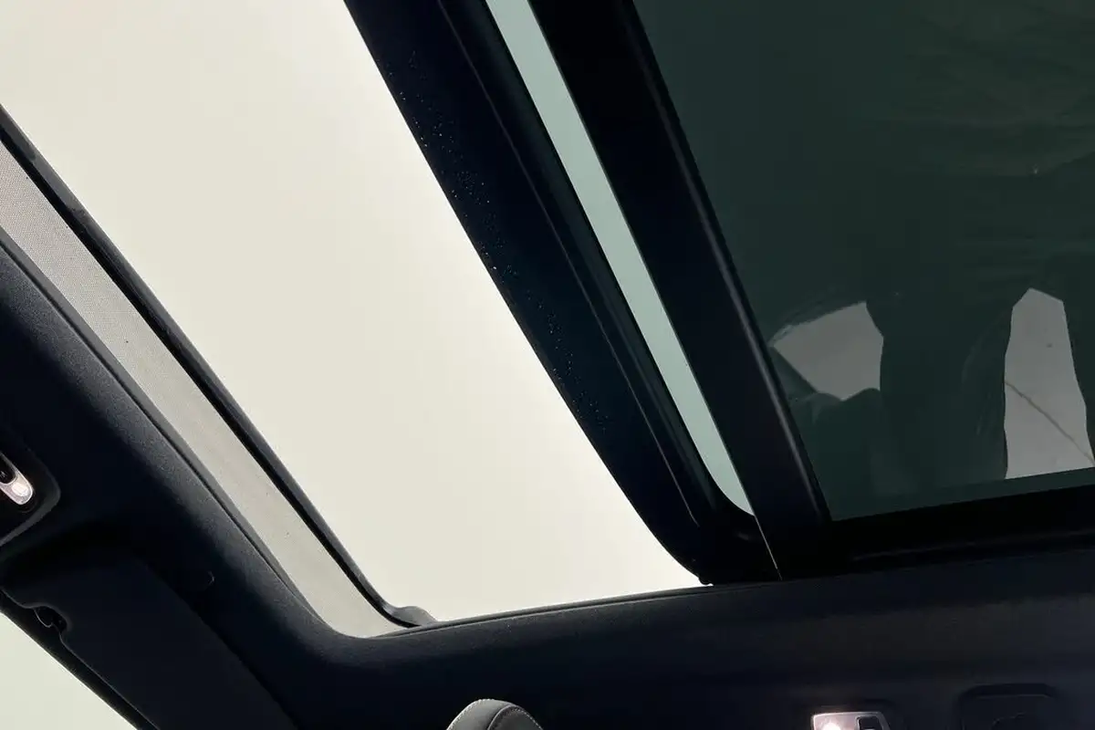 2022-volvo-xc40-15-t3-r-design-auto-big-28