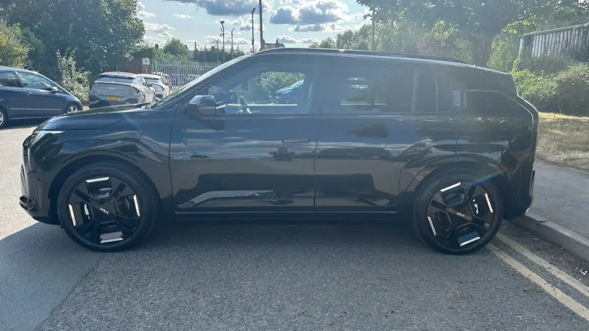 2025-kia-ev3-e-gt-line-s-big-34