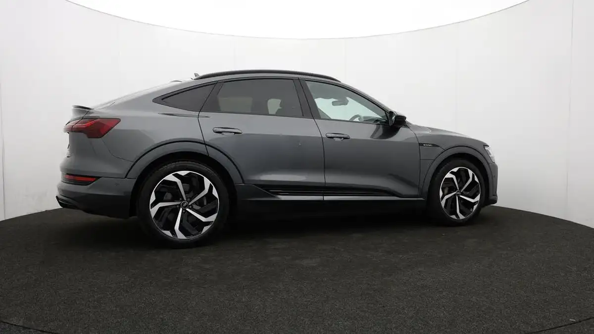 2022-audi-e-tron-50e-black-edition-sportback-big-19