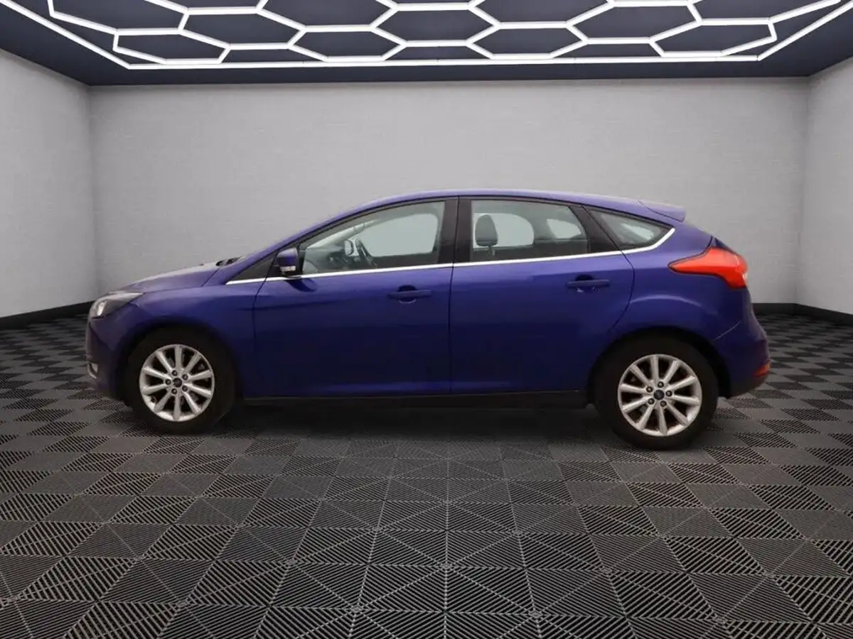 2015-ford-focus-20tdci-titanium-hatchback-powershift-big-5