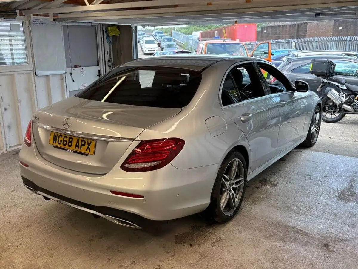 2018-mercedes-benz-e-class-20-e200-amg-line-ss-saloon-4d-big-11