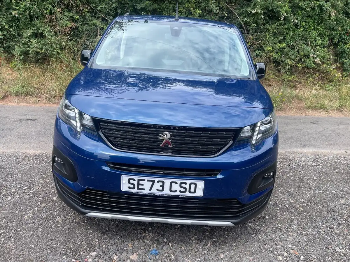 2024-peugeot-rifter-big-16