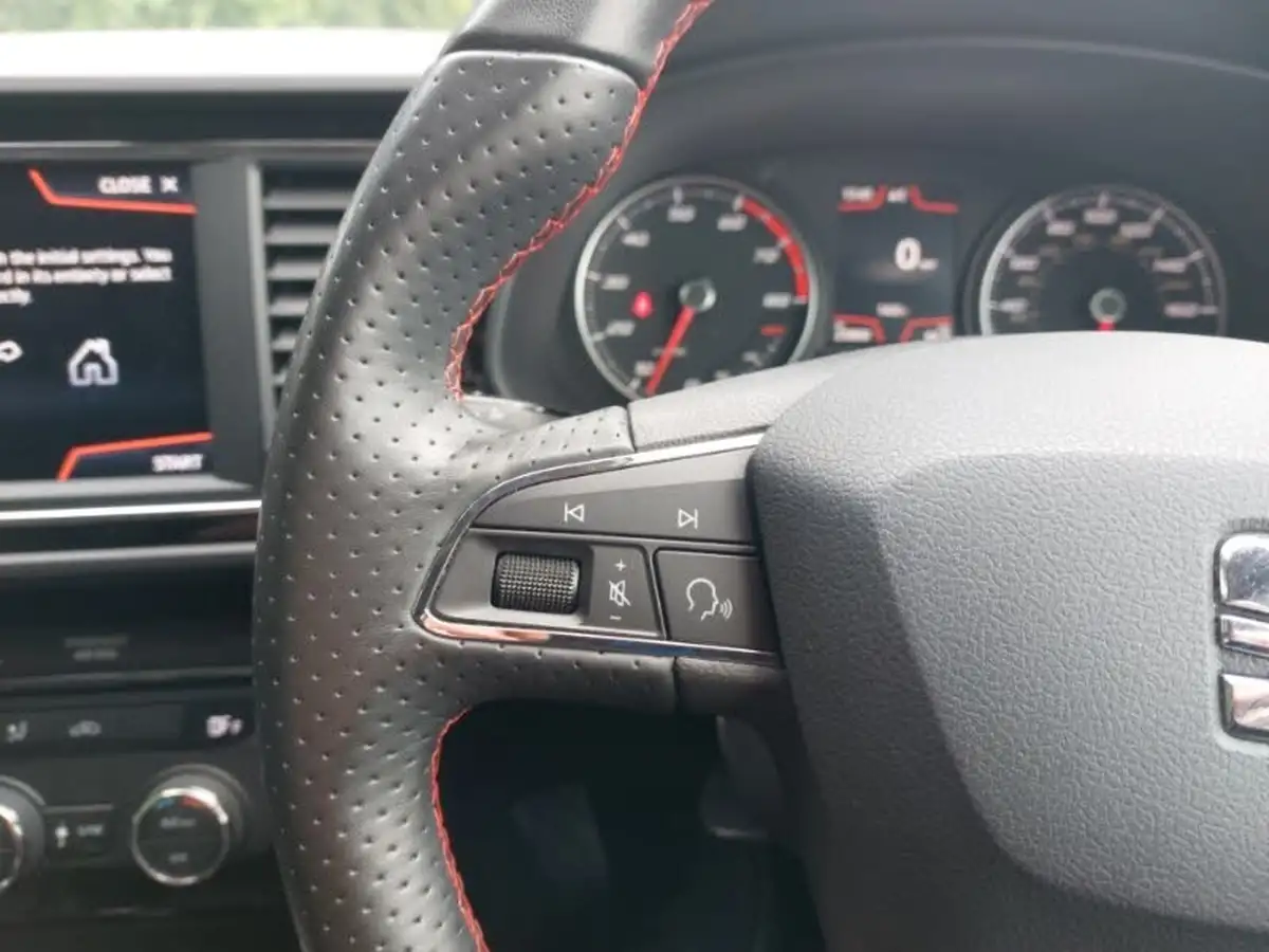 2020-seat-leon-15-tsi-evo-fr-130ps-hatchback-big-11