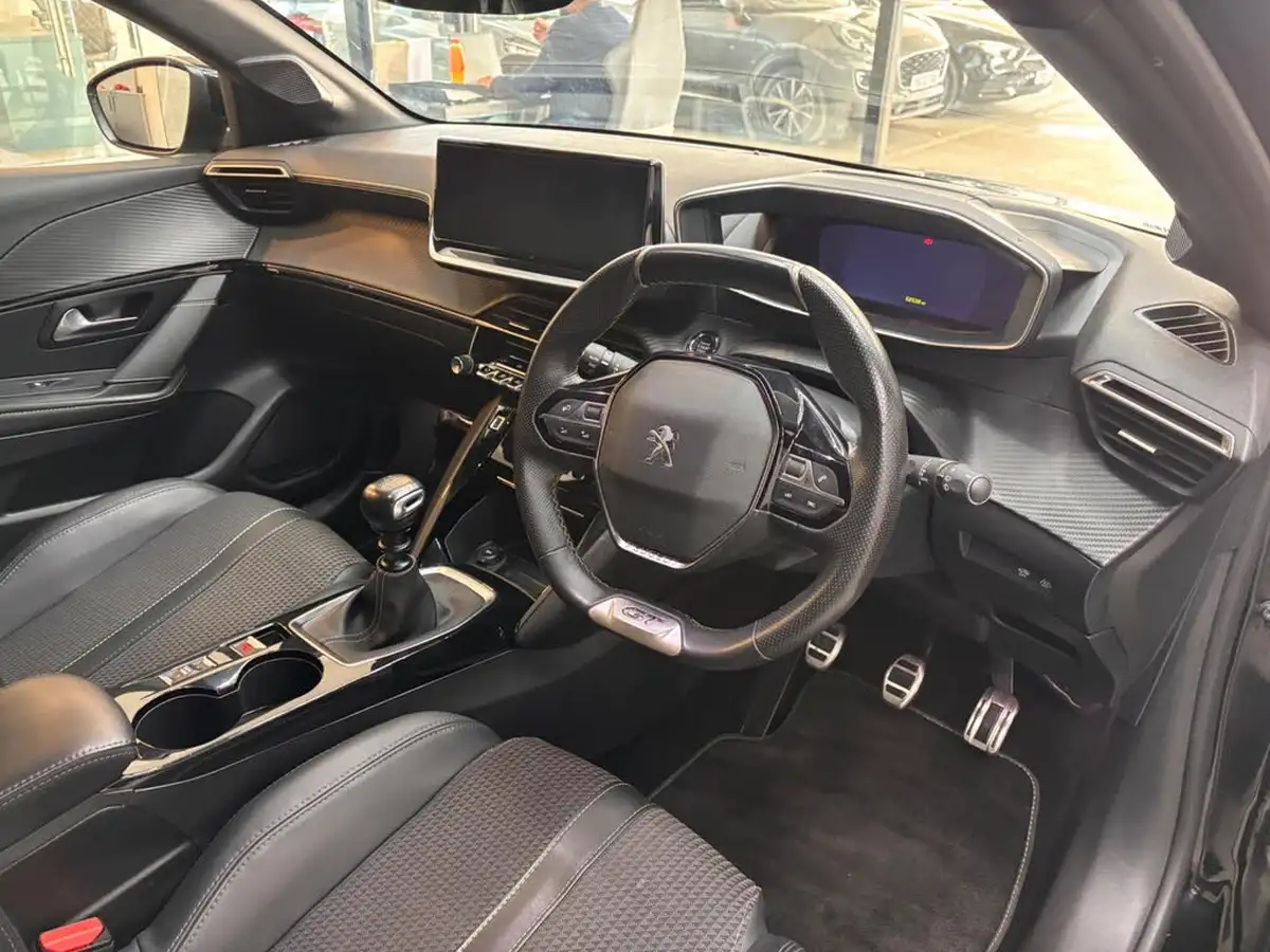 2022-peugeot-208-12-puretech-gt-100bhp-big-30