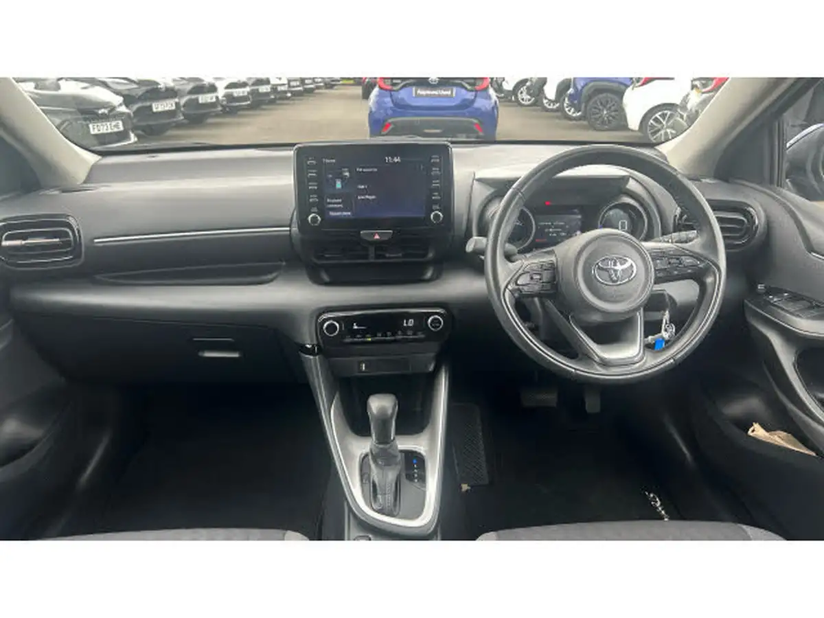 2022-toyota-yaris-15-vvt-i-design-big-4