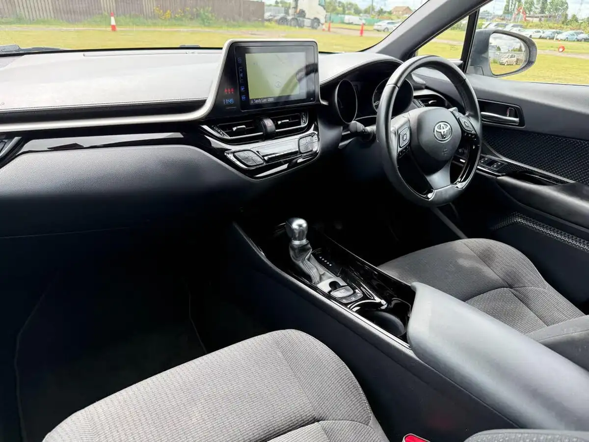 2019-toyota-c-hr-18-vvt-i-dynamic-big-25