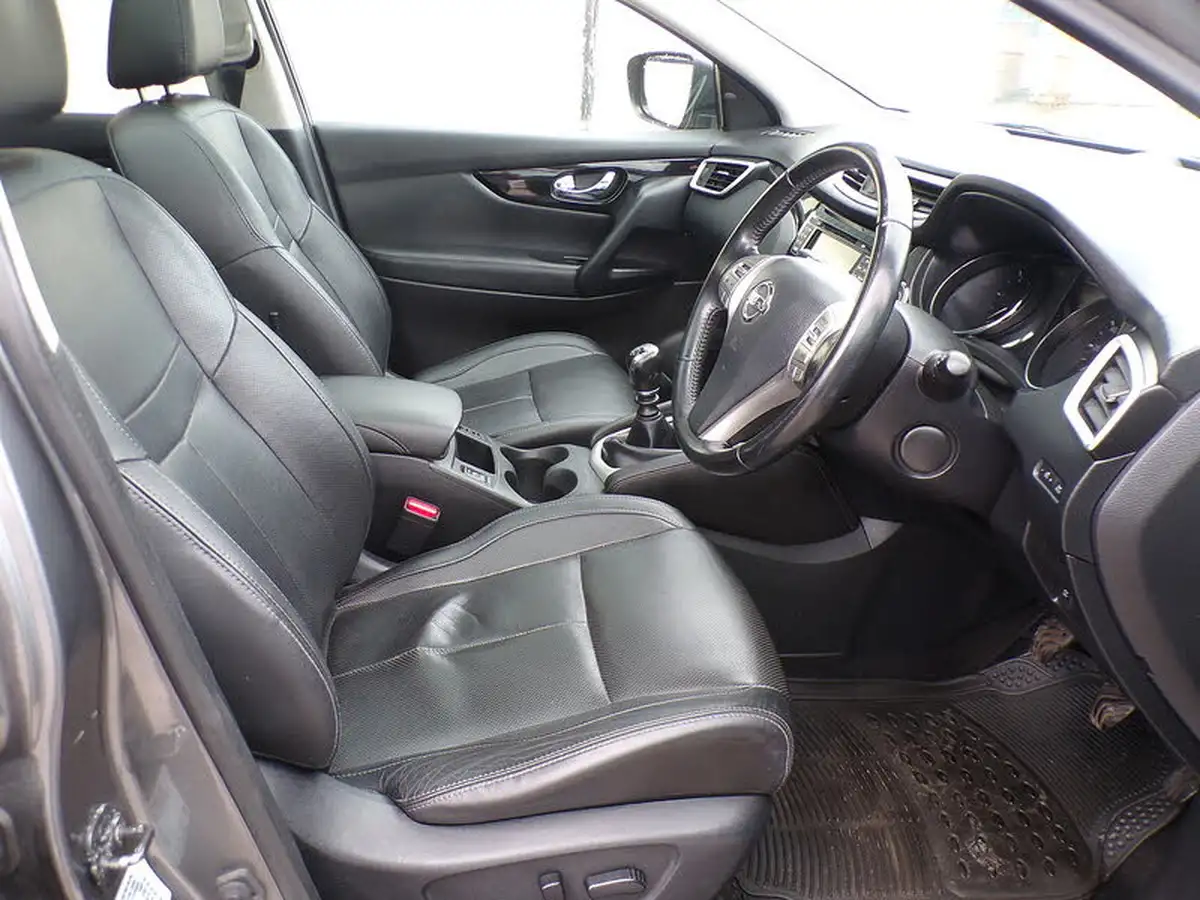 2015-nissan-qashqai-16dci-tekna-big-10
