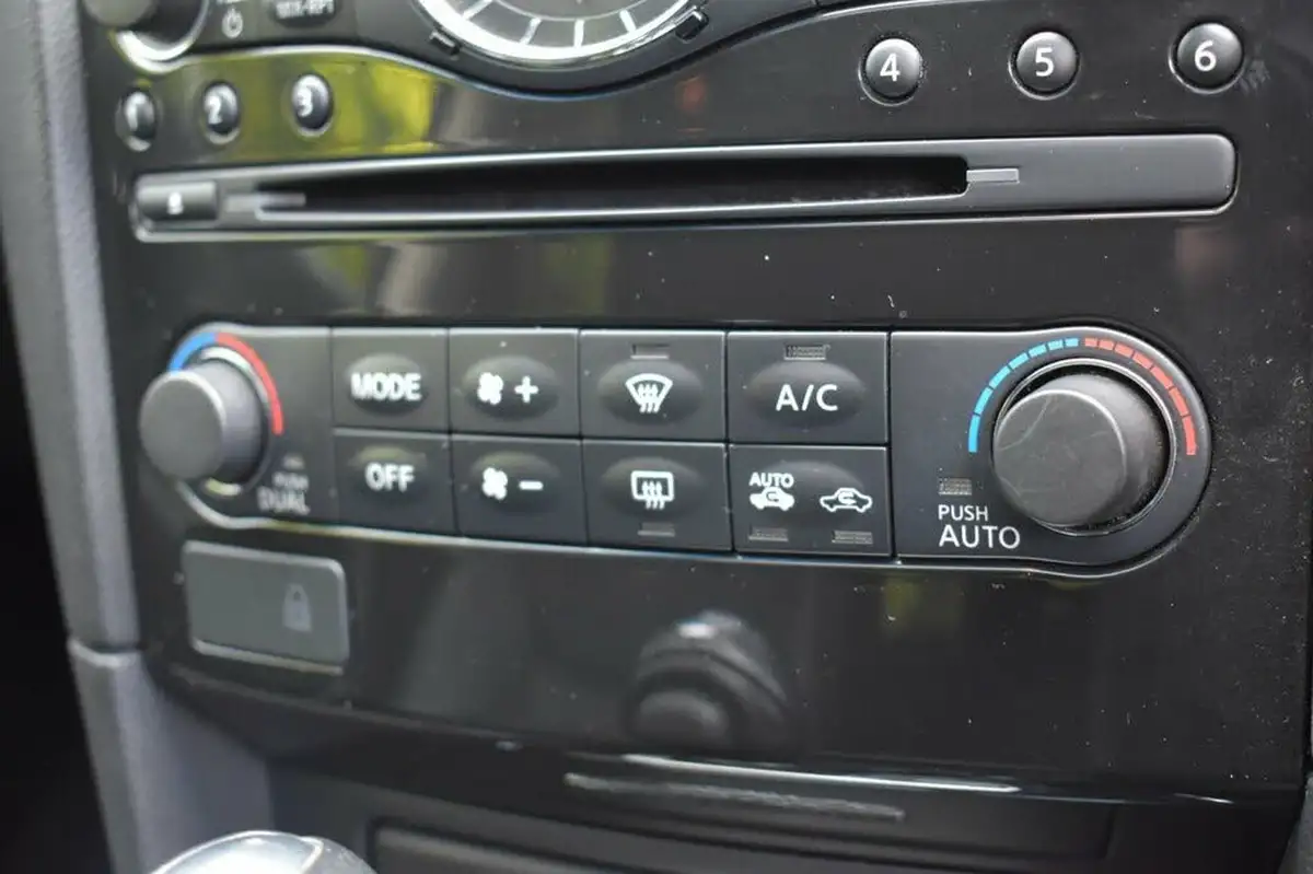 2010-infiniti-fx-50-s-le-big-58
