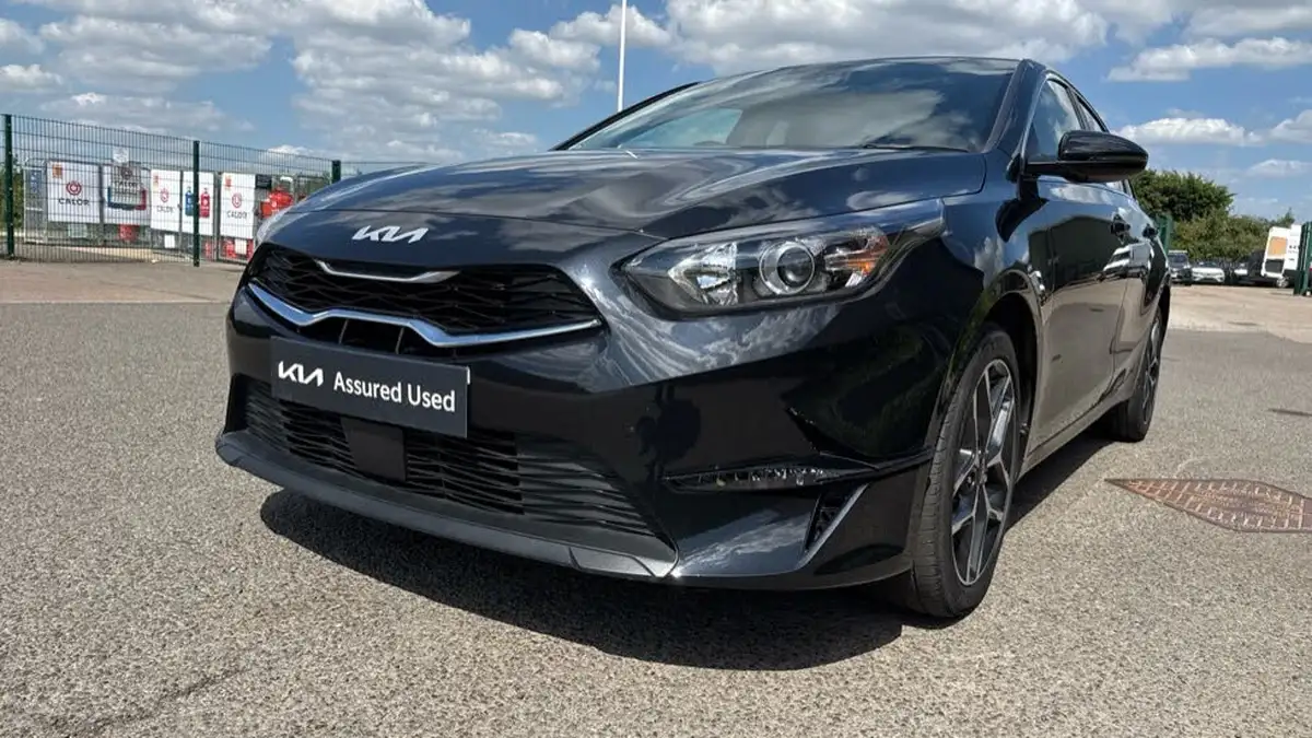 2022-kia-ceed-15-t-gdi-3-hatchback-big-12