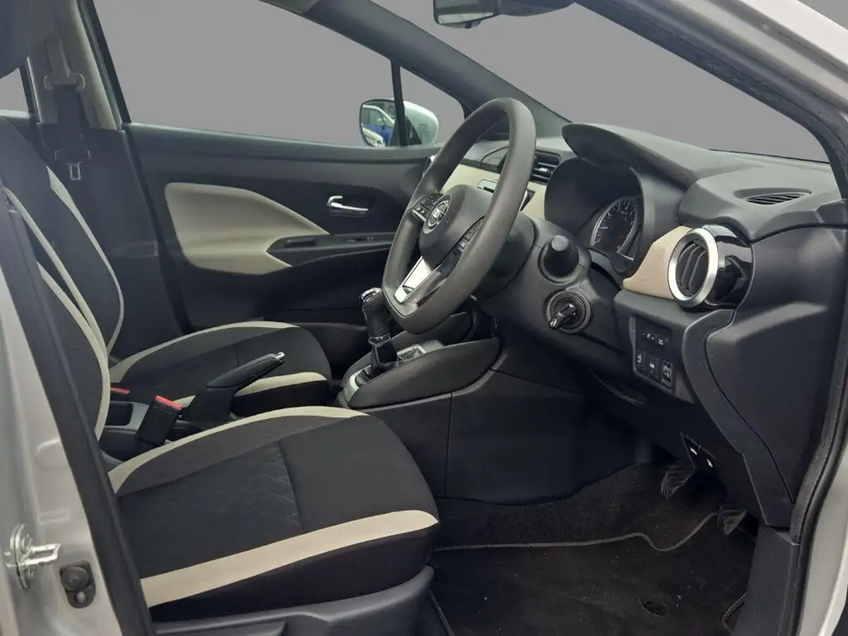 2017-nissan-micra-09-ig-t-acenta-big-10