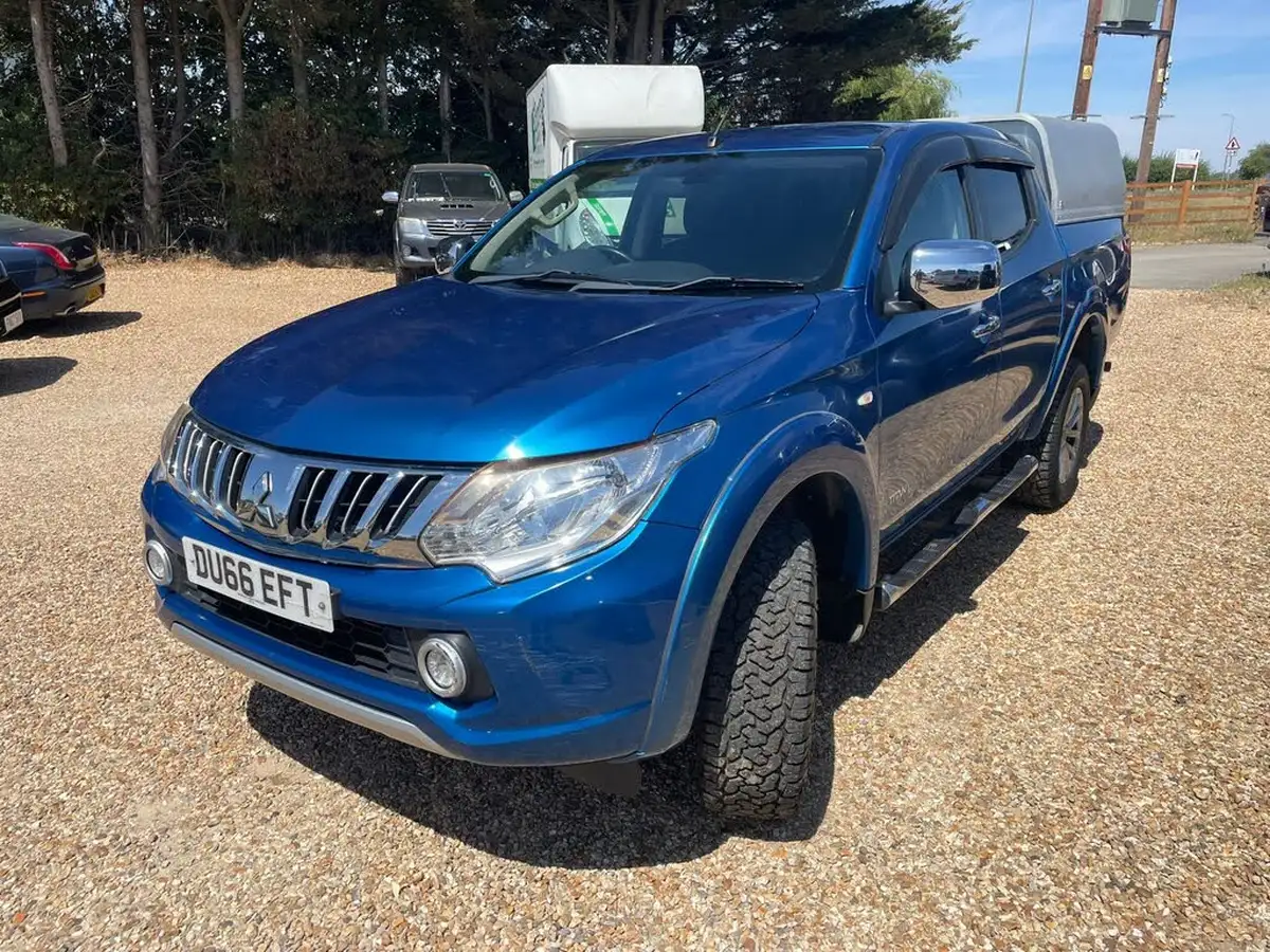 2016-mitsubishi-l200-24di-d-titan-big-2
