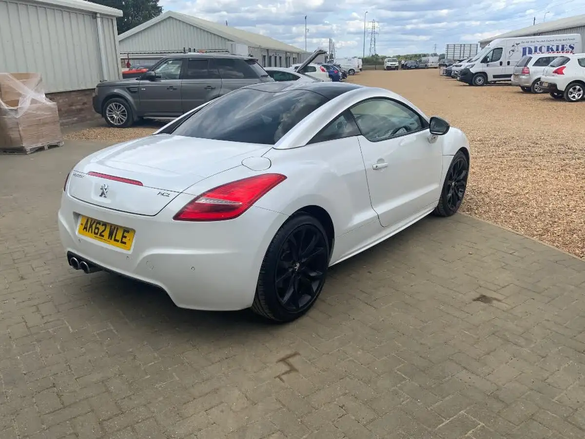 2012-peugeot-rcz-20td-gt-big-8