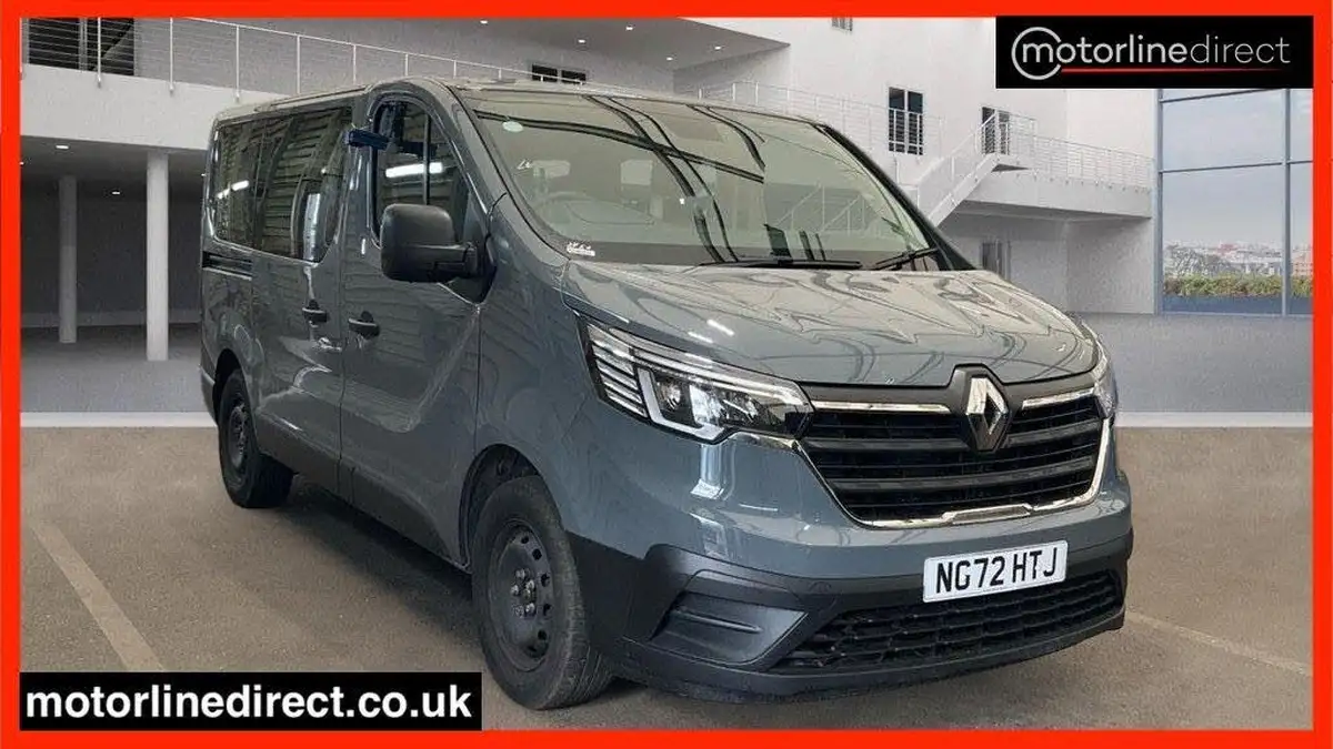 2023-renault-trafic-passenger-20-blue-dci-sl28-150-business-edc-auto-big-0