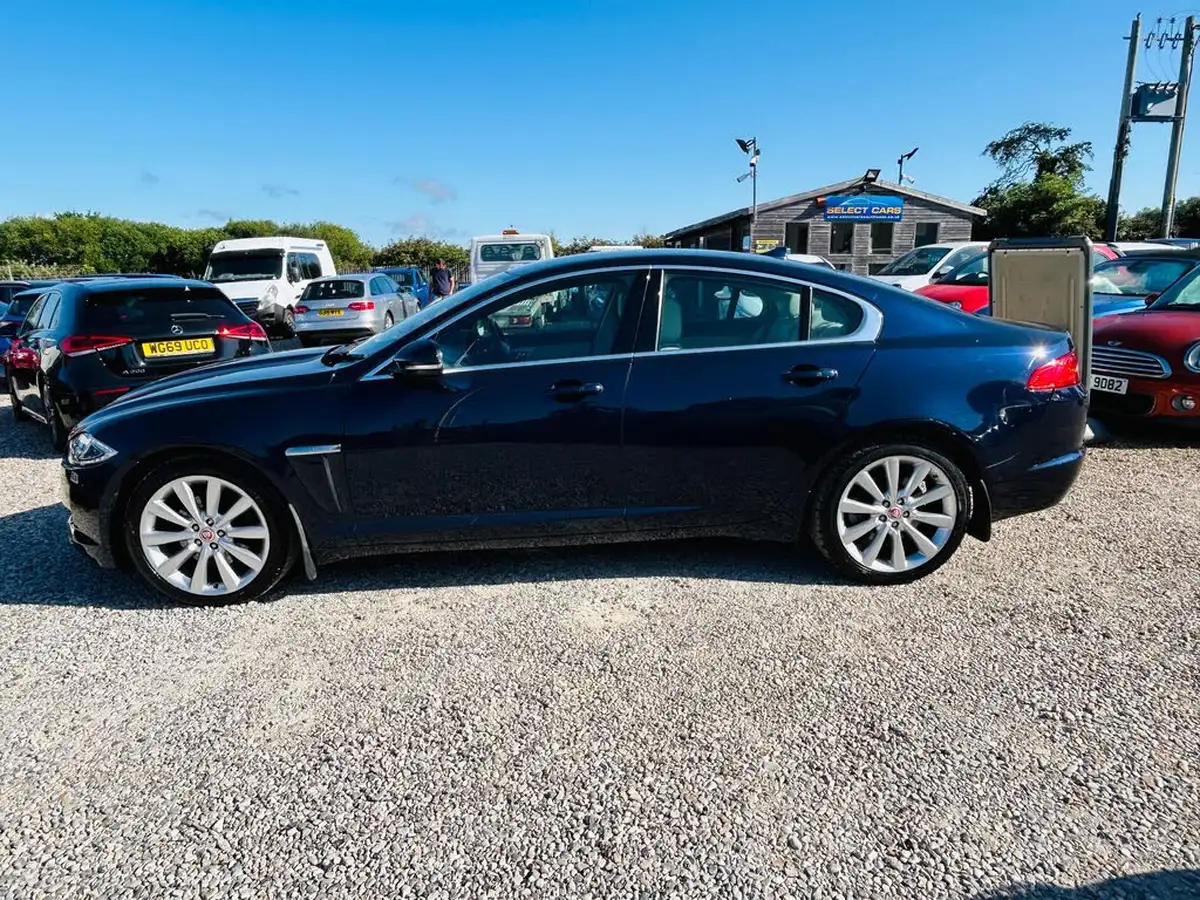 2015-jaguar-xf-22td-portfolio-200ps-saloon-4d-big-5