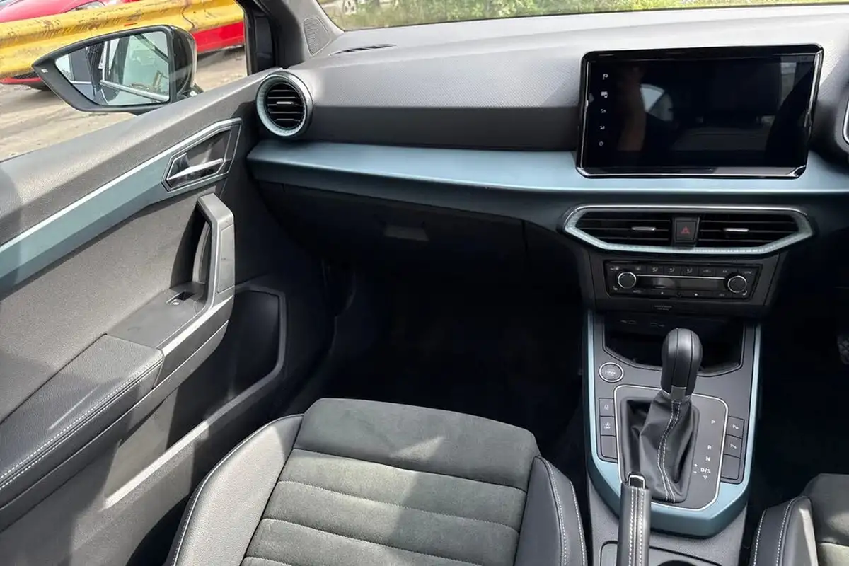 2025-seat-arona-10-tsi-xperience-lux-dsg-big-18