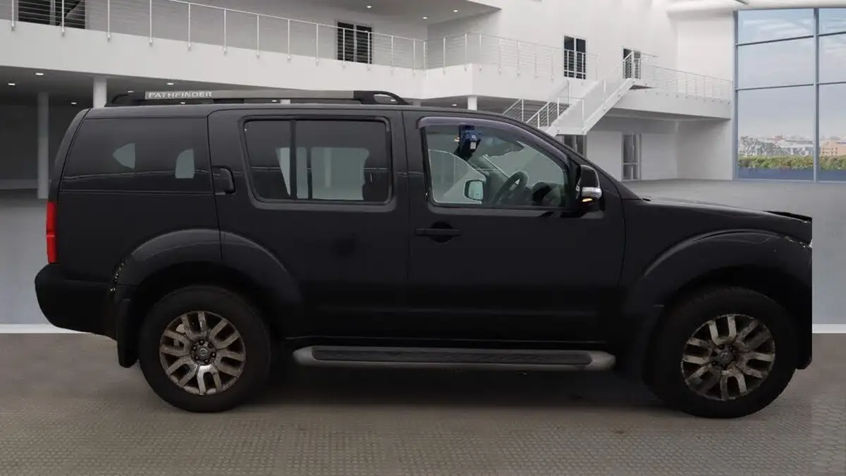 2013-nissan-pathfinder-25td-tekna-big-4