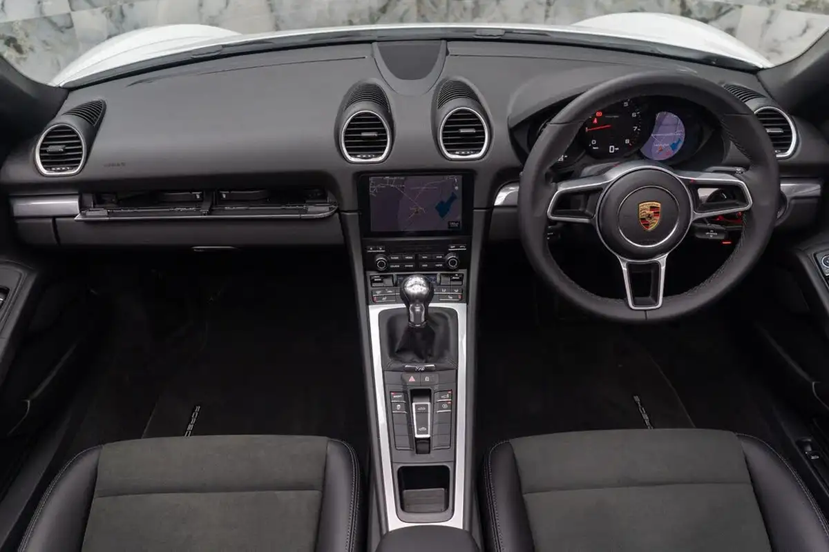 2024-porsche-boxster-718-20-boxster-big-11